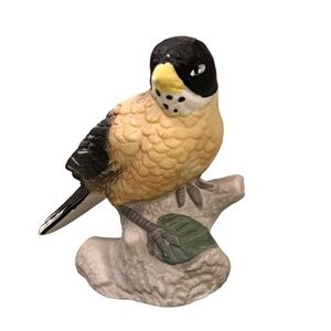 Vintage Small Porcelain Robin Bird Figurine 2.75" Tall Collectible‎ Cottagecore
